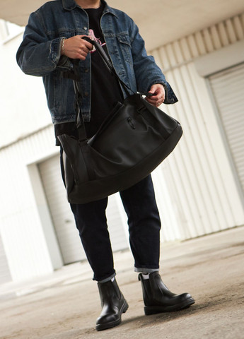 Сумка-рюкзак бочка чорна з кишенею для взуття 37L на 3 відділення No Brand (260341352)