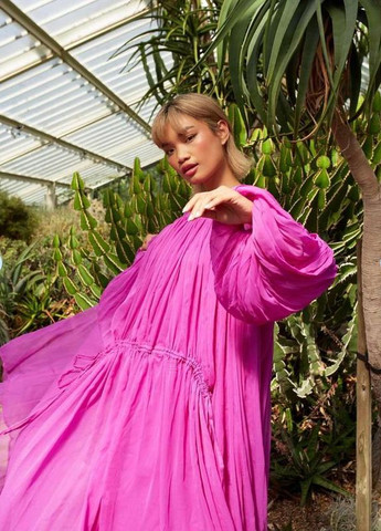 Фуксинова (кольору Фукія) сукня міді Asos