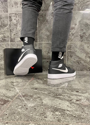 Черно-белые демисезонные стильные мужские кроссовки копия No Brand