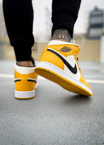 Желтые демисезонные кроссовки мужские air jordan 1 mid se lakers, вьетнам Nike