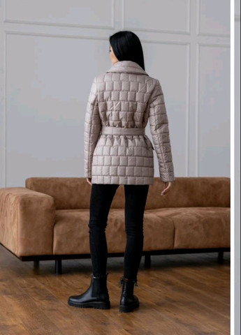 Бежевая демисезонная куртка стеганая женская удлиненная демисезон весна осень куртка-пиджак Emis приталенная