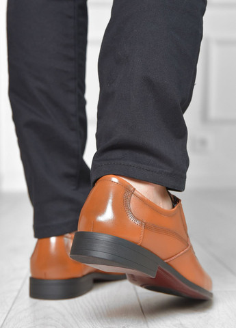 Туфлі чоловічі коричневого кольору Let's Shop (265911051)