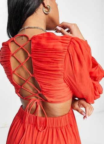 Красное платье миди с мягким плиссированным лифом, многоуровневой юбкой и шнуровкой сзади design Asos