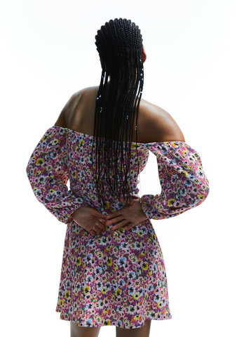 Комбинированное повседневный платье с гофрированными плечами а-силуэт H&M с цветочным принтом