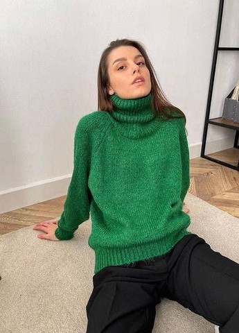 Зеленый объемный свитер гольф зеленый No Brand