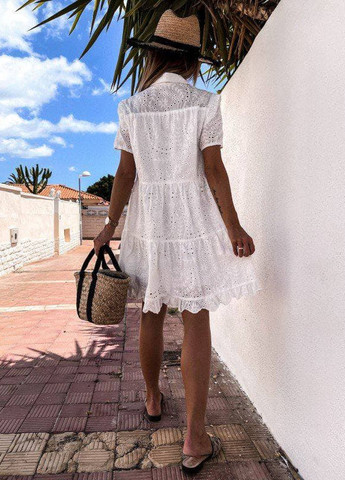 Білий жіноча сукня білого кольору з прошви на гудзиках розмір 305856 New Trend
