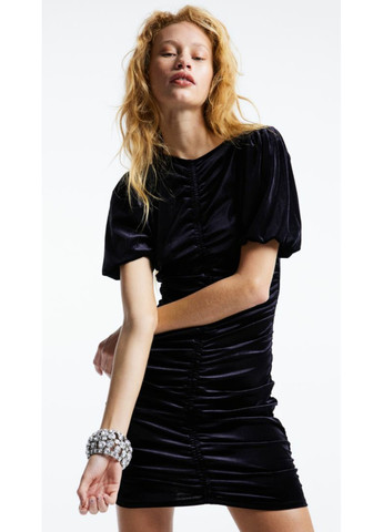 Черное вечернее облегающее женское платье с рюшами н&м (56545) xs черное H&M