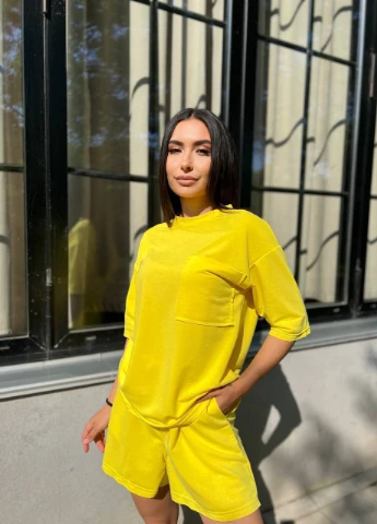 Яскравий літній костюм з шортами InFashion Костюм (258722646)