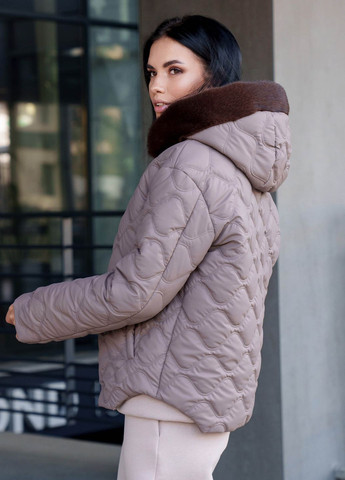 Светло-коричневая зимняя стильная короткая куртка на утеплителе цвета мокко Jadone Fashion Куртка