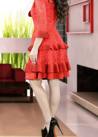 Червона сукнi норма гарна червона коктейльна сукня (ут000049240) Lemanta