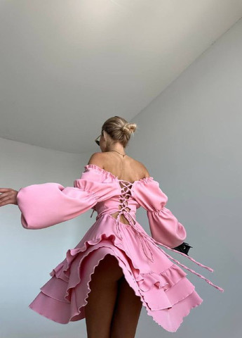 Розовое нежное платье в стиле мини с волнами, платье со шнуровкой на спине. No Brand