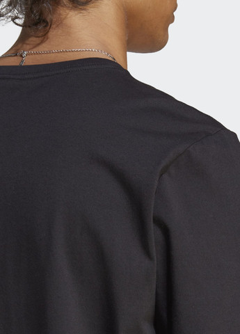 Чорна футболка з вишитим логотипом essentials adidas