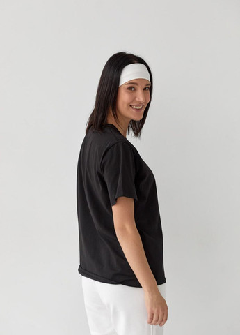 Чорна жіноча базова футболка чорного кольору 408440 New Trend
