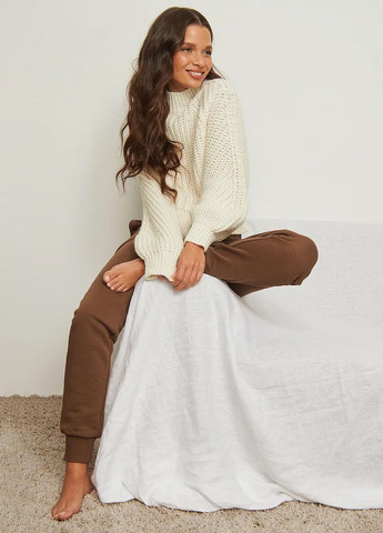 Молочний светр NA-KD