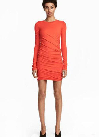Оранжевое драпированное платье H&M