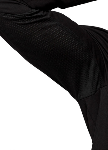 Черная демисезонная мужская куртка Asics Ventilate