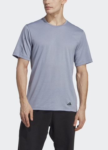Фиолетовая футболка yoga base training adidas