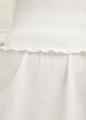 Белая всесезон пижамный женский комплект тройка в рубчик, халат, футболка с шортами белый Maybel