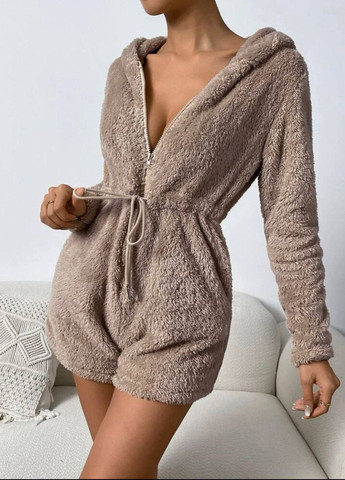 Бежевая зимняя милая плюшевая комбез-пижама из качественного турецкого плюшевого махра, нежная пижамка с капюшоном с ушками и поясом No Brand 1031-1