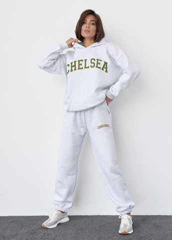 Женский спортивный костюм на флисе с принтом Chelsea - светло-серый Lurex (266555793)