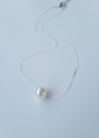 Кулон-намистинка зі штучною білою перлиною на волосіні-резинці No Brand (276004389)