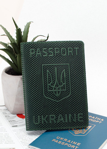 Обложка на паспорт кожаная "Герб" зеленая с тризубом HandyCover (261408001)