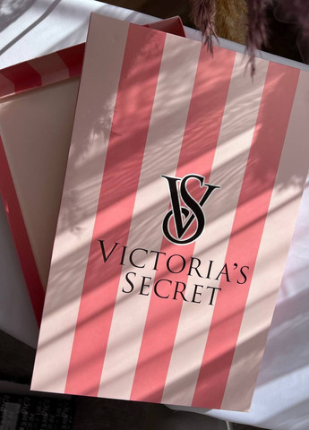 Світло-рожева всесезон ніжна піжамка з лого victoria's secret з брендовим коробом сорочка + шорти Vakko
