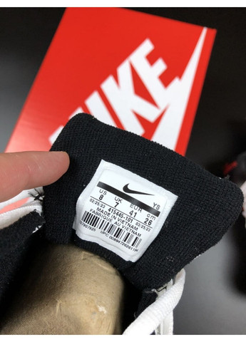 Черно-белые демисезонные мужские кроссовки белые с черным "no name" Nike Air Monarch