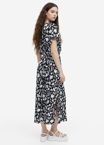 Черно-белое повседневный платье с кулиской H&M с абстрактным узором