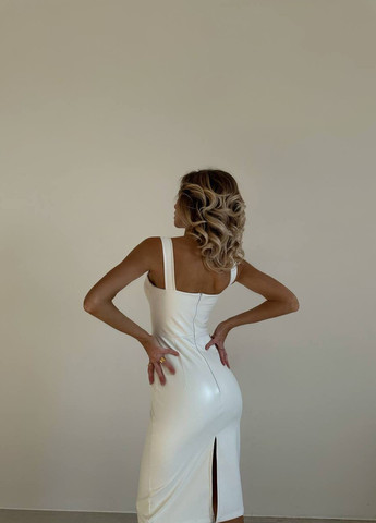 Белое женское платье из эко кожи цвет белый р.42/44 448404 New Trend