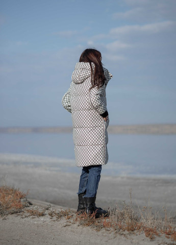 Молочне зимнє Жіноче зимове пальто 093282 оверсайз Svidni