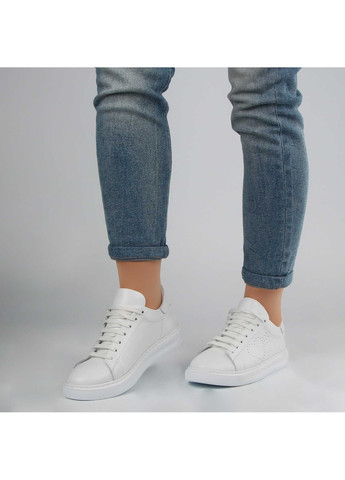 Белые демисезонные женские кроссовки 197361 Buts