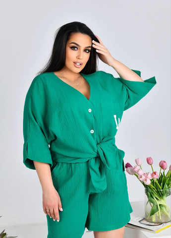 Жіночий костюм двійка з шортами колір зелений р.50/52 433466 New Trend (258685847)