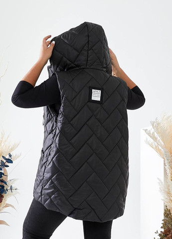Женская жилетка с капюшоном цвет черный р.48/50 442328 New Trend (265405071)
