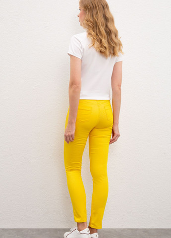 Светло-желтые брюки U.S. Polo Assn.
