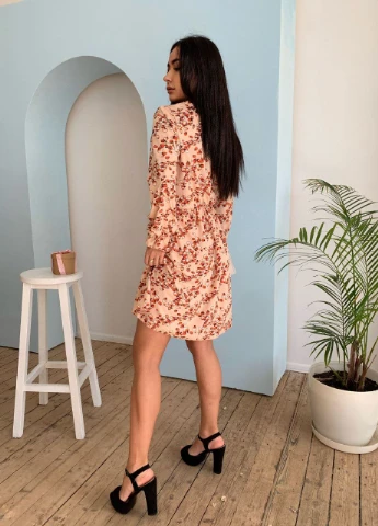 Бежевое кэжуал игривое и легкое цветочное платье InFashion с цветочным принтом