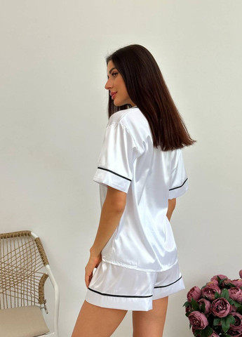 Біла всесезон стильна піжама з лого victoria's secret шортиками сорочка + шорти Vakko