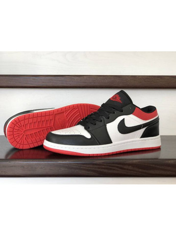 Білі Осінні чоловічі кросівки білі з чорним\червоні репліка 1в1 «no name» (11093) Nike Air Jordan 1 Low