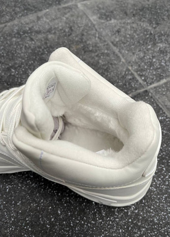 Белые зимние зимние удобные кроссовки No Brand