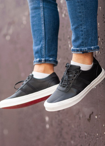 Черные демисезонные кросовки south bang black Vakko