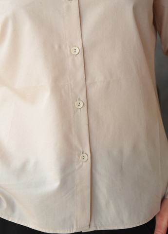 Сорочка жіноча однотонна бежевого кольору Let's Shop (258424847)