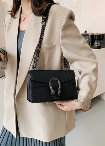 Жіноча класична сумка з залізною підковою чорна No Brand (256989677)