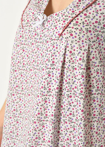 Ночная рубашка женская полубатальная белого цвета с цветочным принтом Let's Shop (277925621)