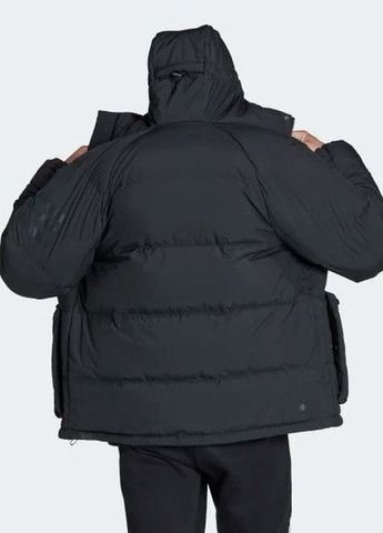 Черная мужская пуховая куртка с капюшоном. adidas Utilitas