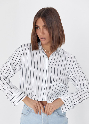Укорочена сорочка в смужку з акцентною кишенею - біла Lurex (277330217)