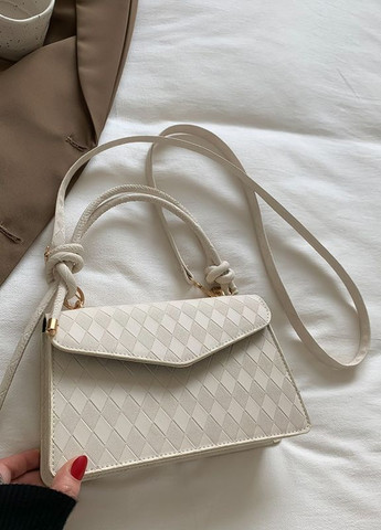 Жіноча класична сумка крос-боді на ремінці через плече біла No Brand (274074225)