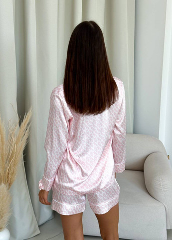 Светло-розовая всесезон стильна піжамка з лого victoria's secret шортиками рубашка + шорты Vakko