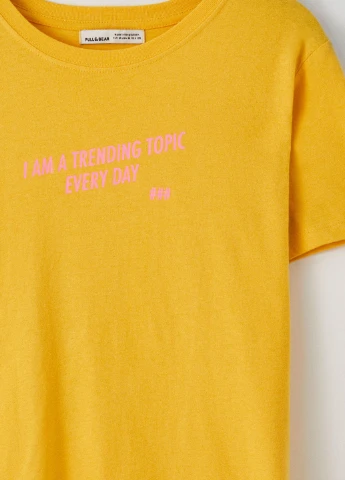 Футболка,гірчичний з принтом, Pull & Bear - (259468528)