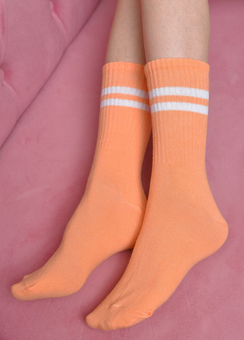 Носки женские высокие оранжевого цвета размер 36-40 Let's Shop (273901323)