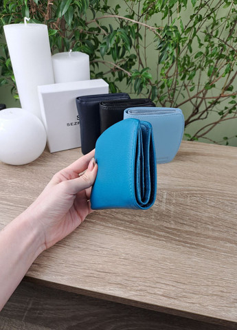 Гаманець шкіряний на магніті з монетницею на кнопці середнього розміру Sezfert (258925295)